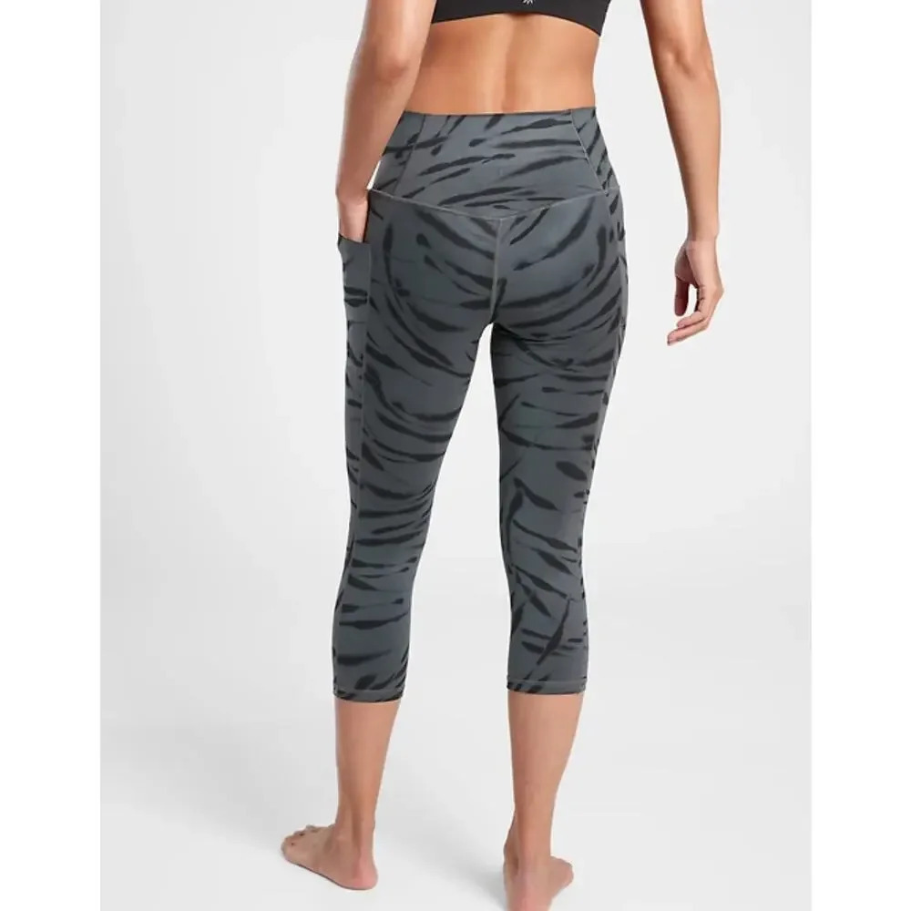 Athleta SALUTATION STASH POCKET II ZEBRA Capri